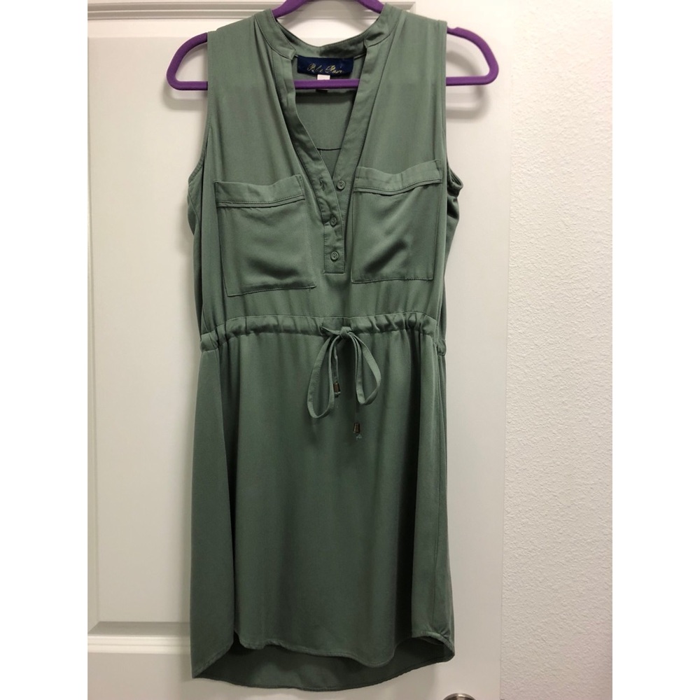 Dress with waist tie